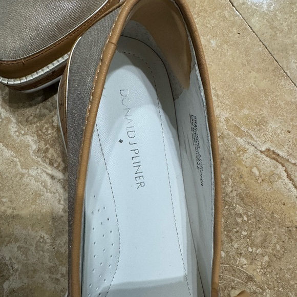 Donald J. Pliner Bray Slip On Wedge Loafer Size 6.5 - Picture 4 of 7